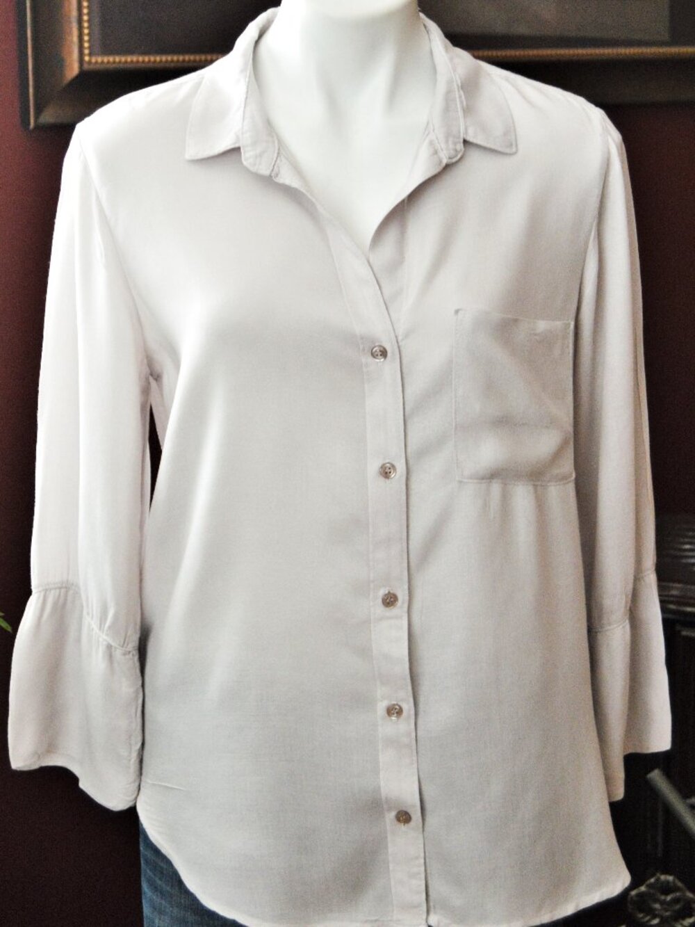 Chelsea & Violet women's blouse small Rayon light gray